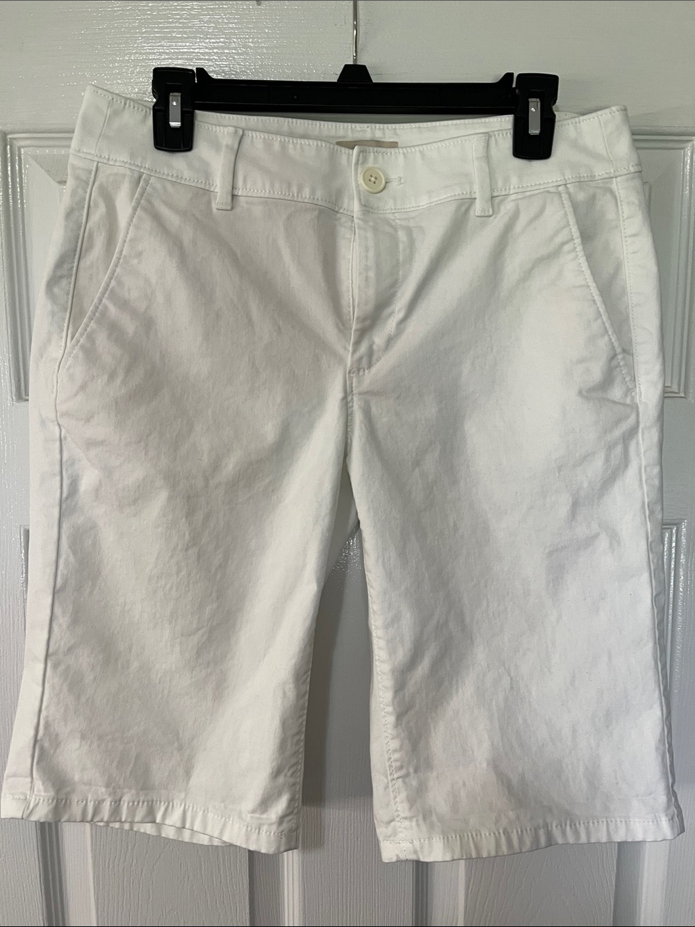 Loft Women’s Classic White Cotton Bermuda Shorts Size 6